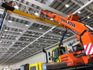 Using runner to fit gantry crane into ceiling