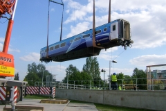 P48_railway-carriage-lifted-by-crane