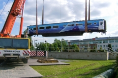 P49_railway-carriage-lifted-by-crane