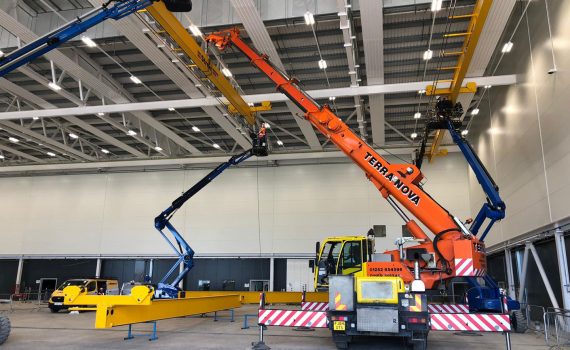 AC40 gantry crane farnborough airport